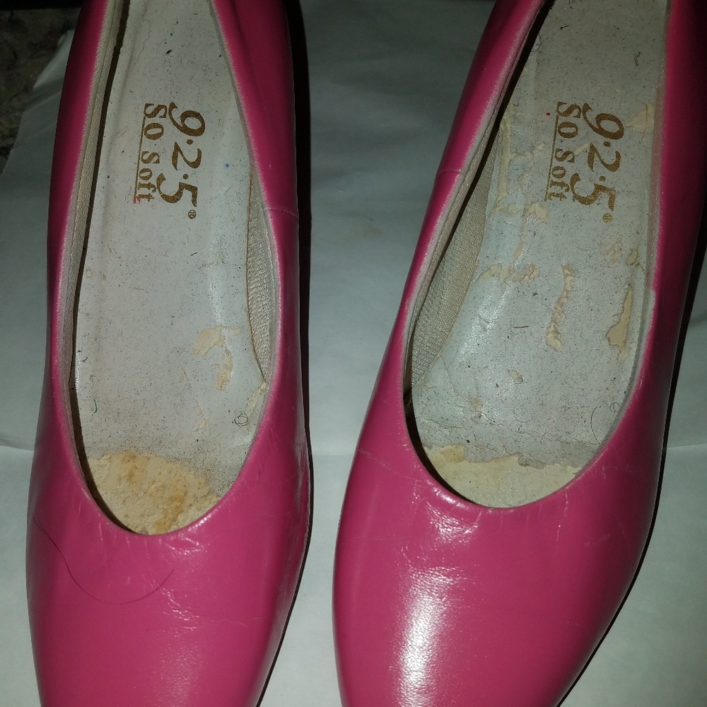 Pumps - Picture 2 of 4